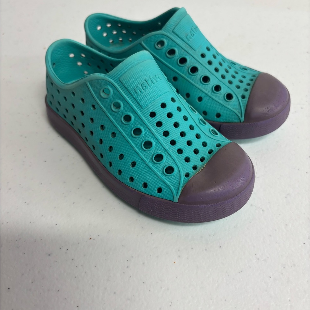Native Jefferson Teal Blue Waterproof Sandals Child Size 8